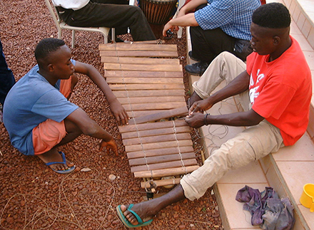 het maken van een balafoon