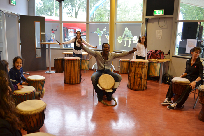 Workshop djembe op basisschool