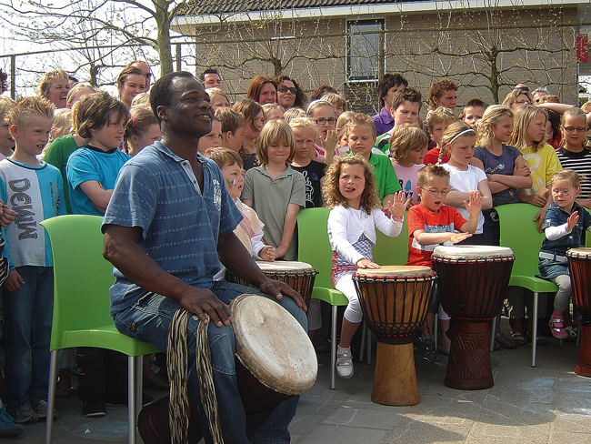 Workshop djembe op school